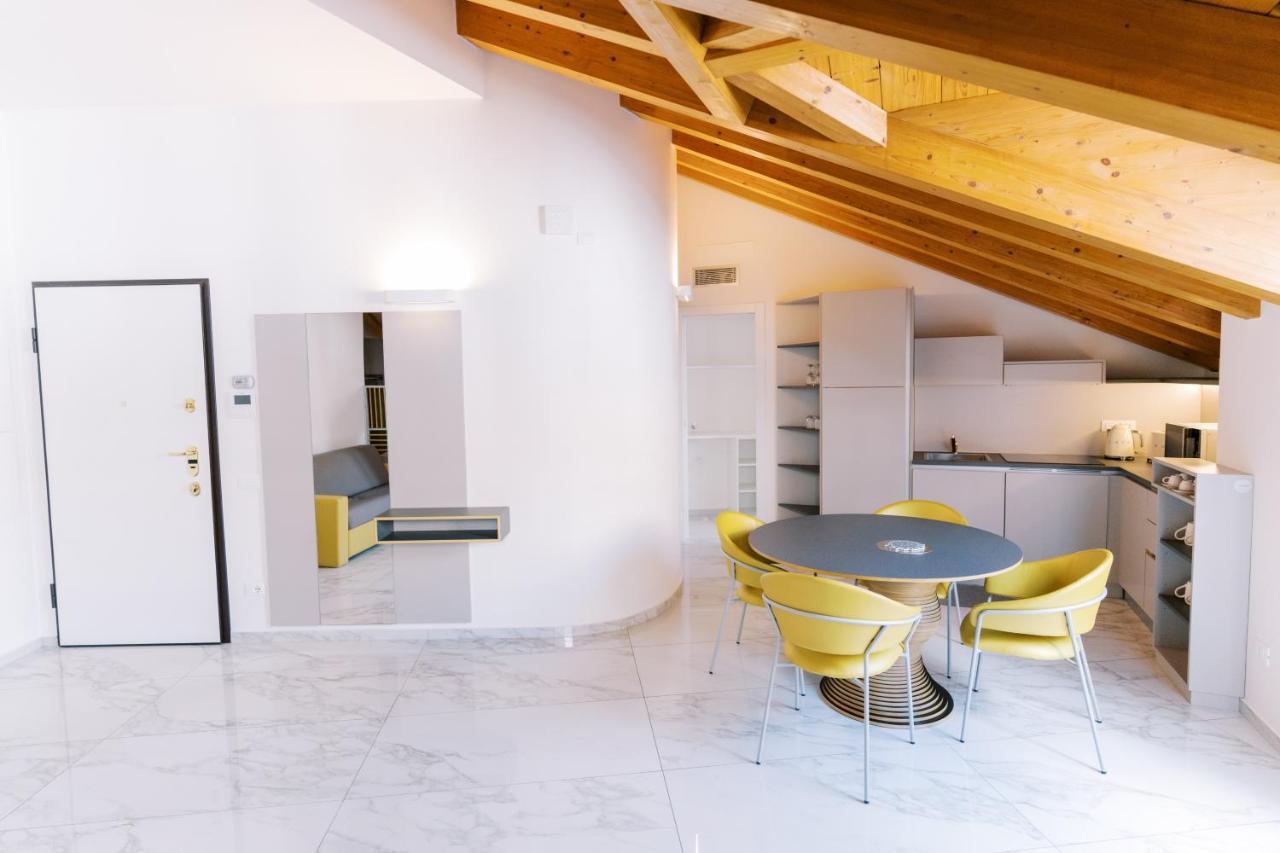 Casa King Apartment Комо Екстериор снимка